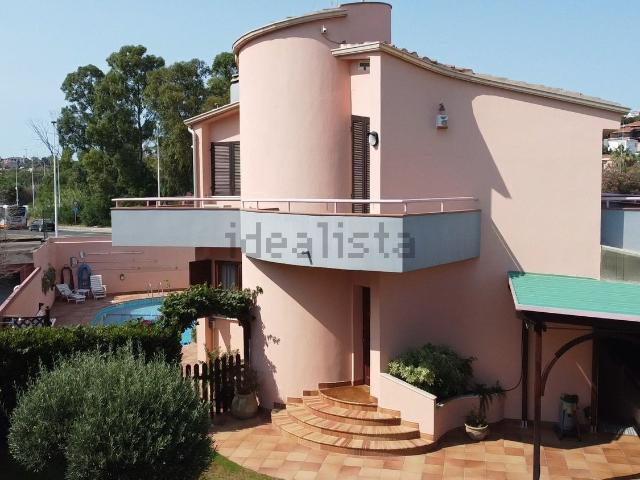 Case e ville in vendita di 310 m²