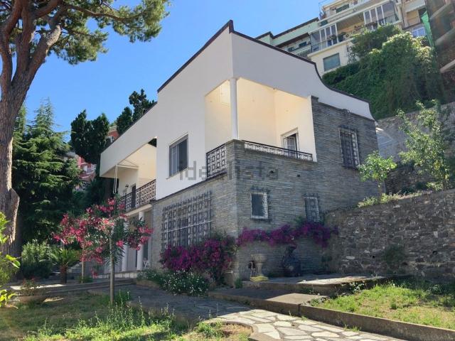 Case e ville in vendita di 310 m²