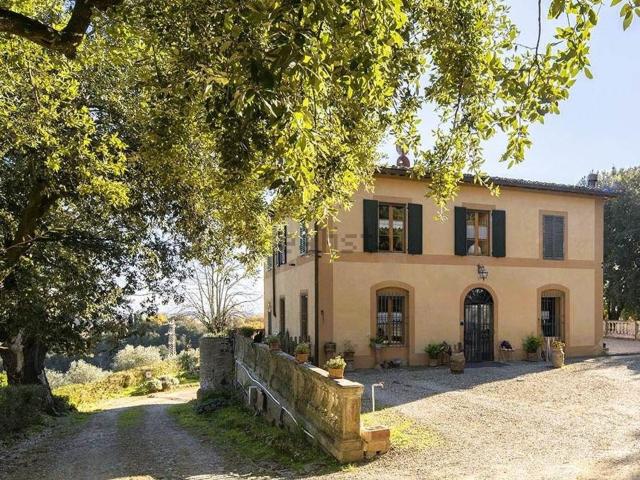 Case e ville in vendita di 310 m²