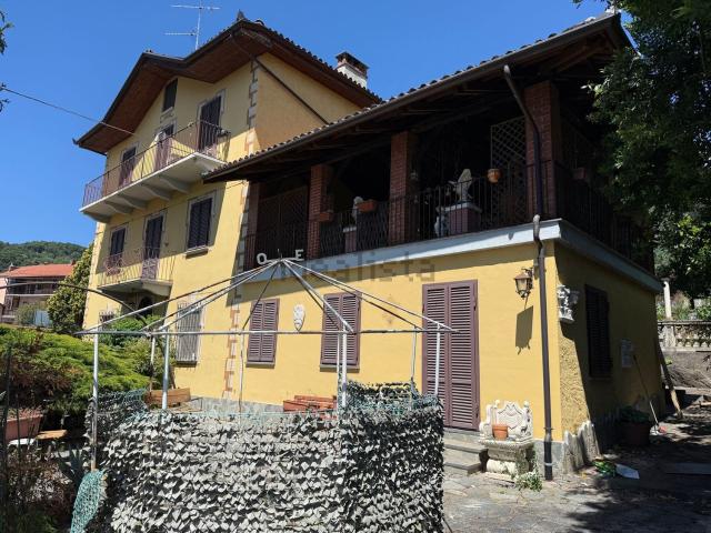 Case e ville in vendita di 310 m² in Via Borgionera, 4