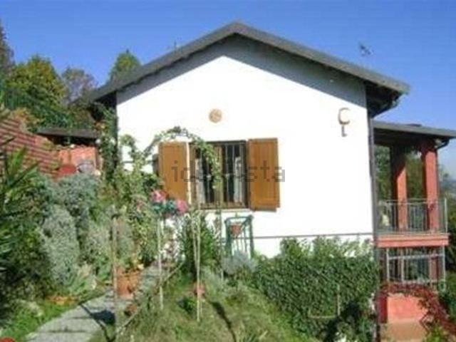 Case e ville in vendita di 310 m² in Via Bastioni