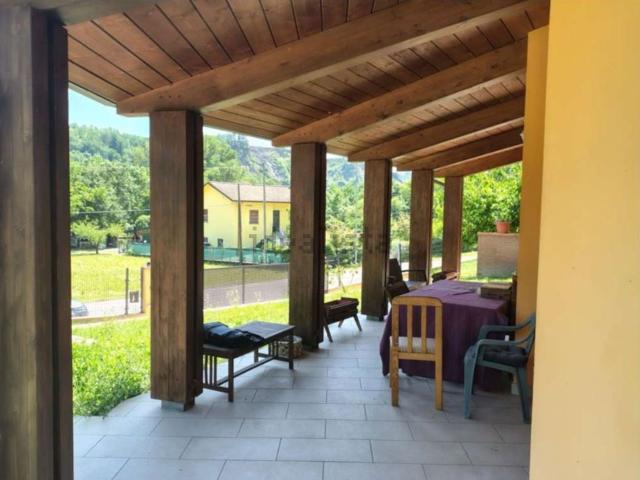 Case e ville in vendita di 310 m² in Via Giuseppe Di Vittorio