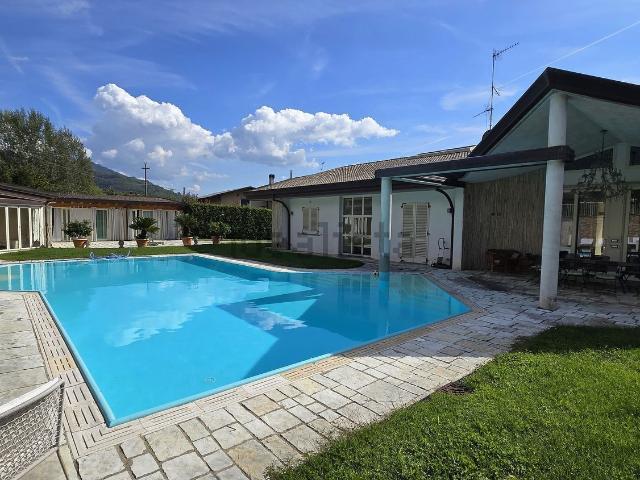 Case e ville in vendita di 310 m² in Via delle Molina, 15