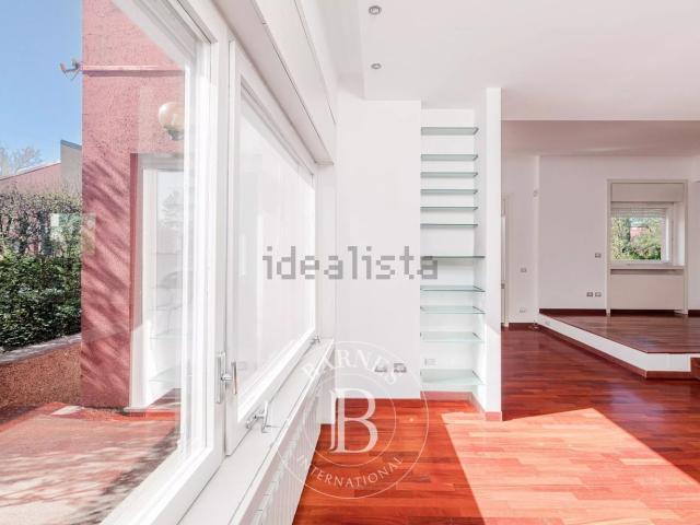 Case e ville in vendita di 310 m² in Via Ottava Strada, 112
