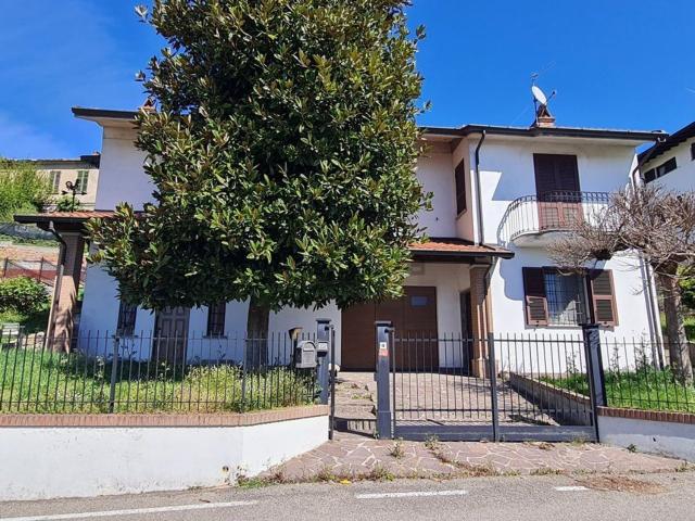 Case e ville in vendita di 310 m² in Via Sabbione, 4