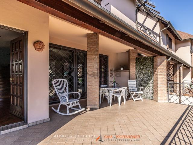 Case e ville in vendita di 310 m² in Via Setta