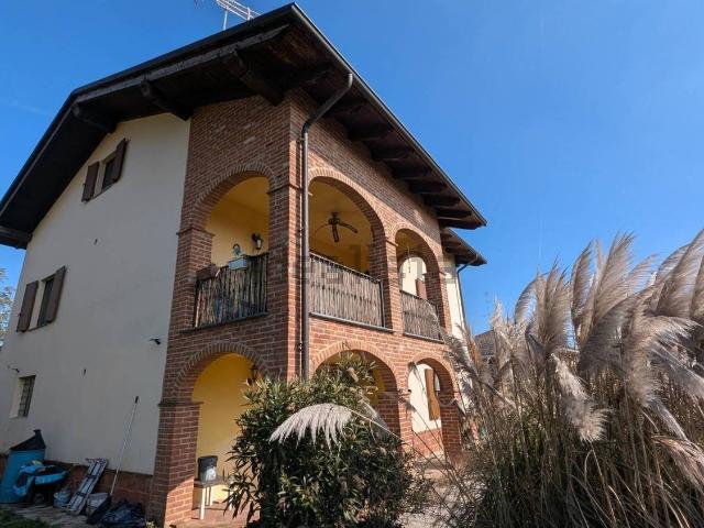 Case e ville in vendita di 310 m² in Via Piero Gobetti, 15