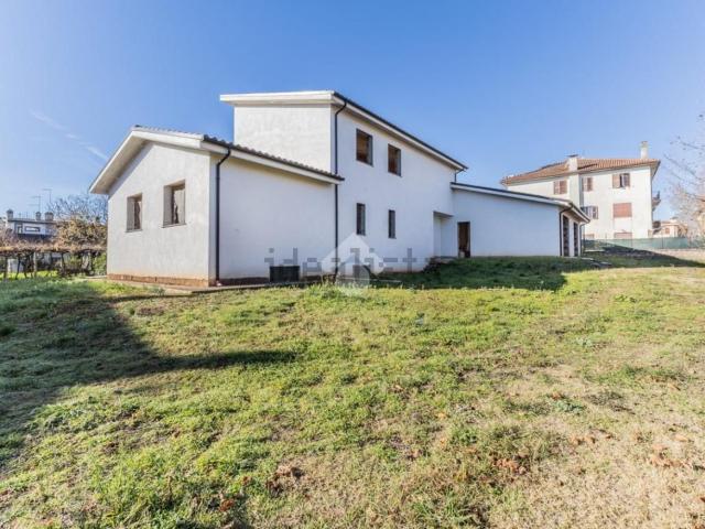 Case e ville in vendita di 310 m² in Vicolo Vicinale, 2