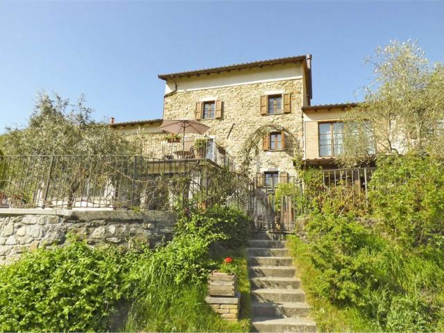 Case e ville in vendita di 310 m² in Strada Comunale Novegigola
