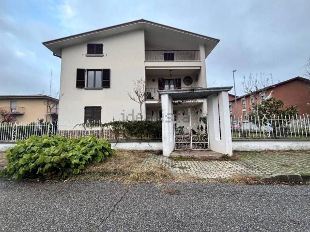 Case e ville in vendita di 311 m² in Via Alessandro Volta, 2