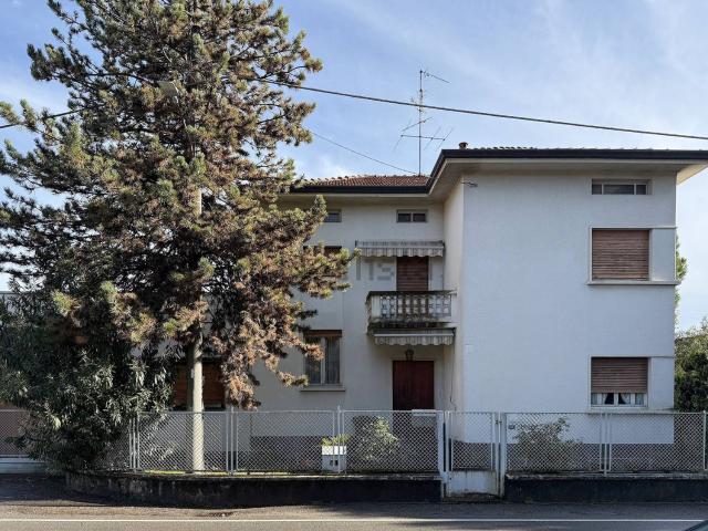 Case e ville in vendita di 311 m² in Via Federico Confalonieri, 20