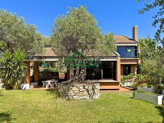 Case e ville in vendita di 312 m²