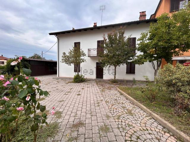 Case e ville in vendita di 312 m² in Via Cuneo, 4