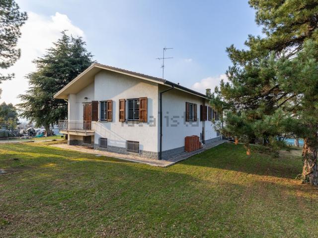 Case e ville in vendita di 312 m² in Via Giuseppe di Vittorio, 13