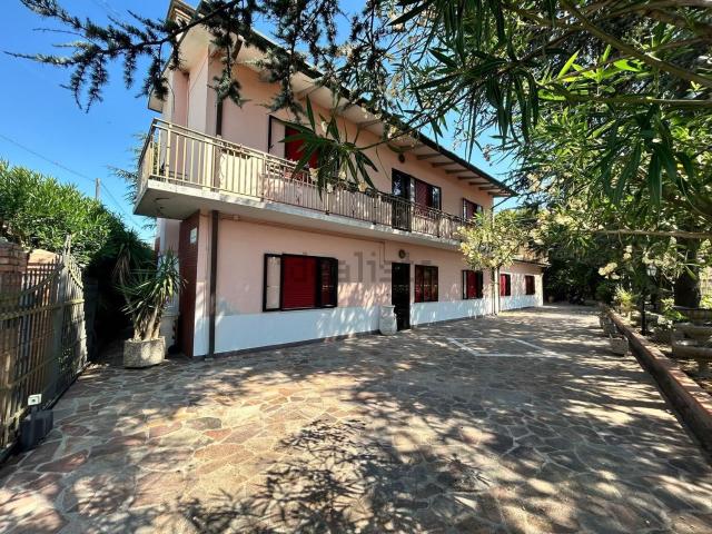Case e ville in vendita di 312 m² in Via San Gaetano