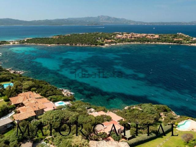 Case e ville in vendita di 312 m² in Via Punta Lada