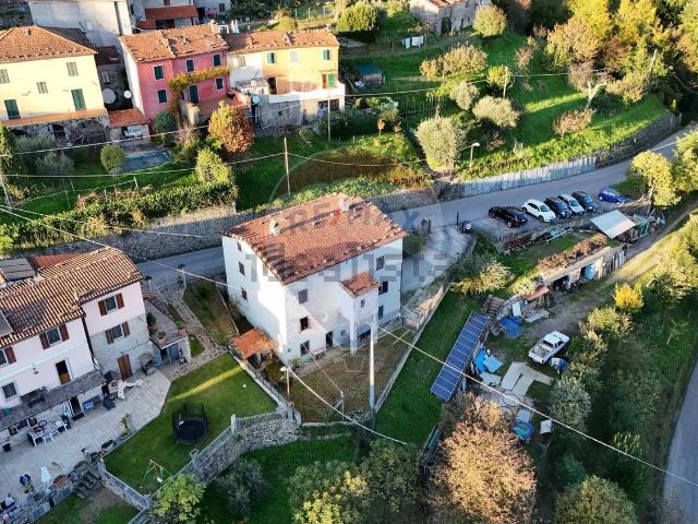 Case e ville in vendita di 313 m² in Località Cocolaio