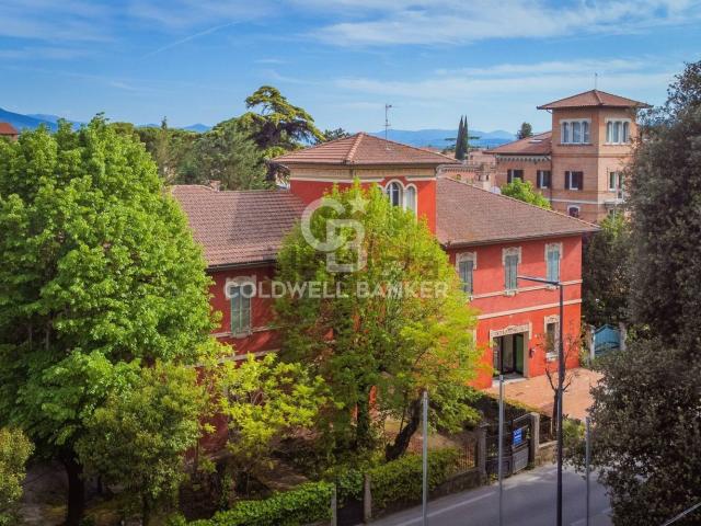 Case e ville in vendita di 314 m² in Via Nazario Sauro