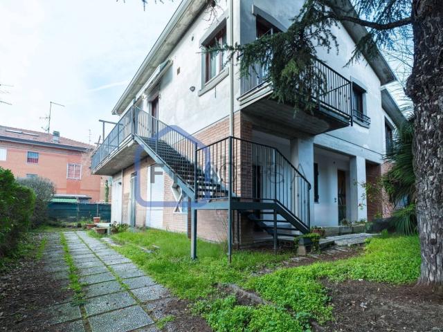 Case e ville in vendita di 315 m² in Via Gianni Bulgarelli, 5