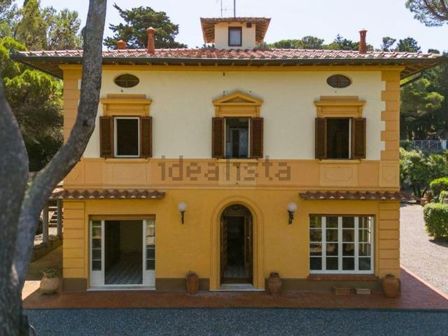Case e ville in vendita di 315 m² in Via Giorgio Byron, 26