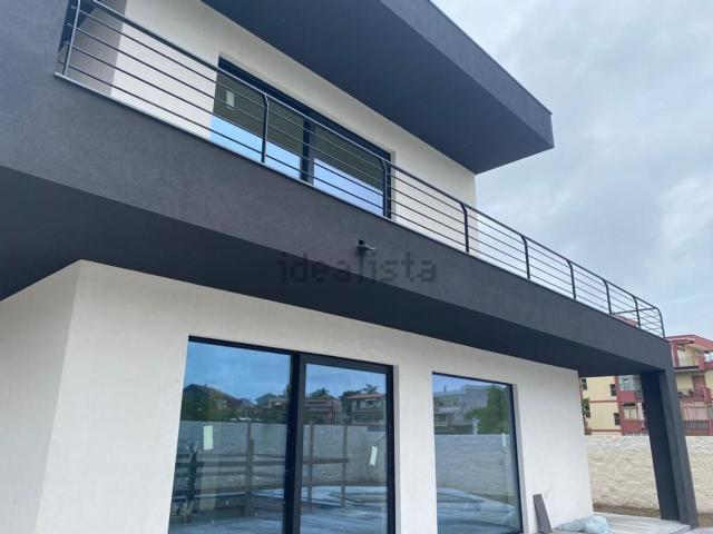 Case e ville in vendita di 315 m² in Via delle gardenie