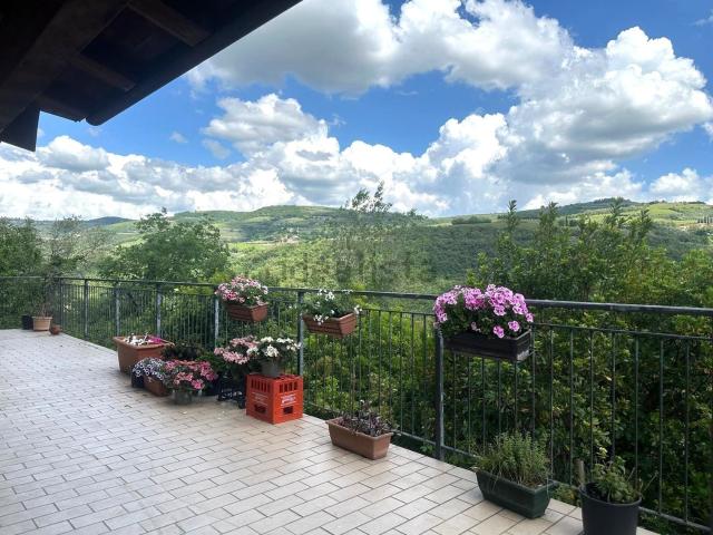 Case e ville in vendita di 315 m² in Via delle Fonti