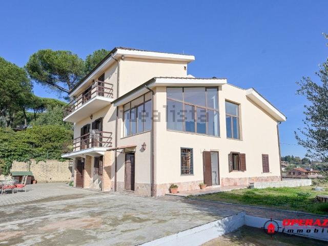 Case e ville in vendita di 315 m² in Via di Valle Loro