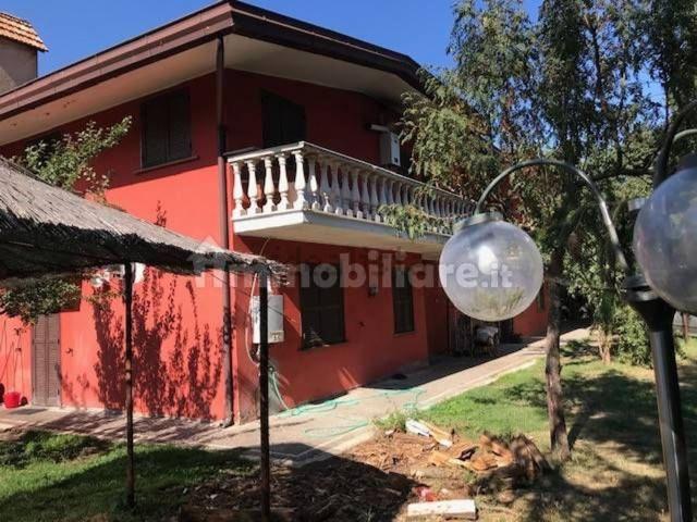 Case e ville in vendita di 315 m² in Via Valle Pantano