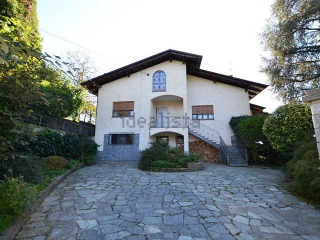 Case e ville in vendita di 315 m² in Strada Bardone, 1