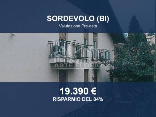 Case e ville in vendita di 317 m² in Via Clemente Vercellone, 124