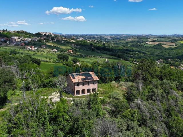 Case e ville in vendita di 317 m² in Via Mossa