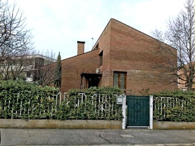Case e ville in vendita di 317 m² in Via Treviso, 12
