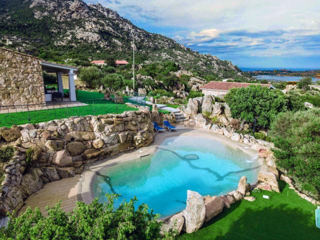 Case e ville in vendita di 317 m² in Viale Cugnana