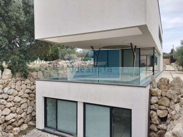 Case e ville in vendita di 318 m² in Traversa Sinerchia