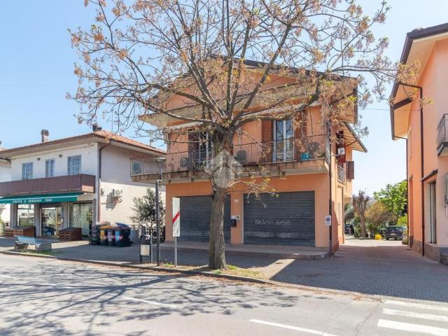 Case e ville in vendita di 318 m² in Via delle Nazioni, 62