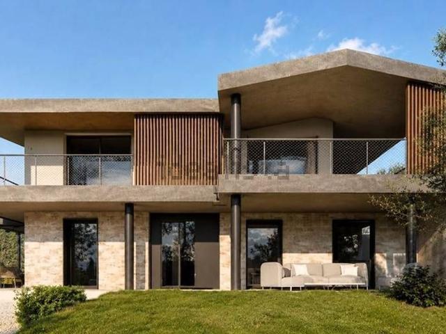 Case e ville in vendita di 318 m² in Via Rosei, 21