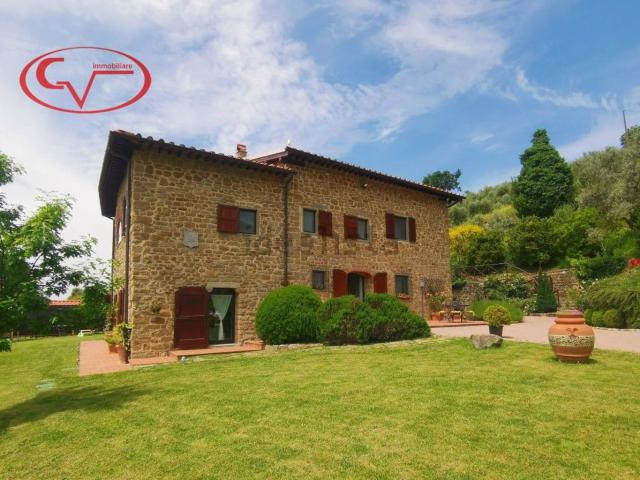 Case e ville in vendita di 319 m² in Via Brunetto Latini