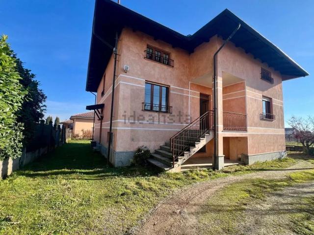 Case e ville in vendita di 319 m² in Via San Francesco D&apos Assisi