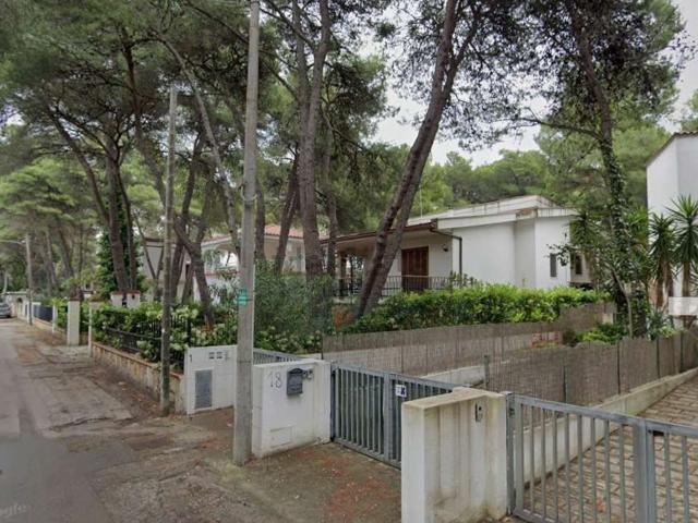 Case e ville in vendita di 31 m² in Via Sputnik, 18