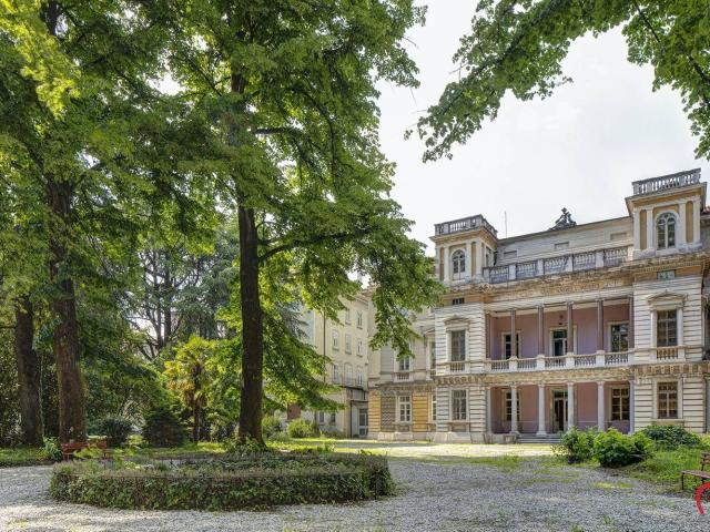Case e ville in vendita di 3200 m² in Via del Monte Santo, 15