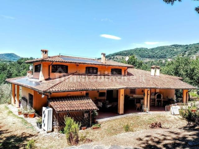 Case e ville in vendita di 320 m²