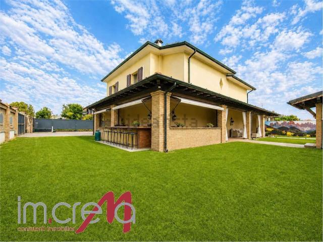 Case e ville in vendita di 320 m²
