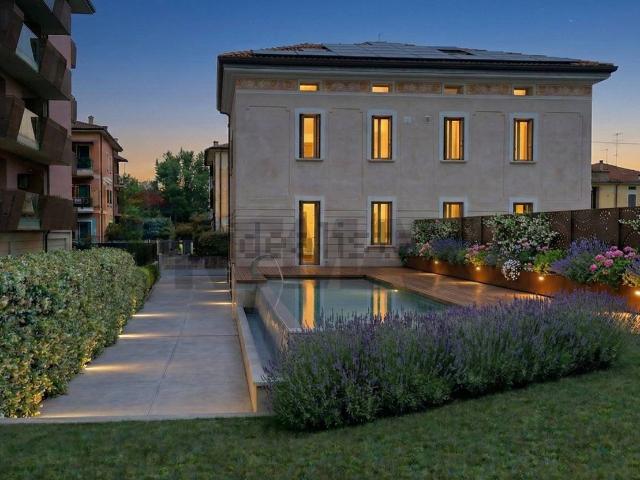 Case e ville in vendita di 320 m²