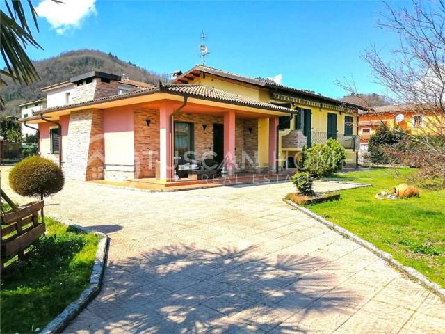 Case e ville in vendita di 320 m²