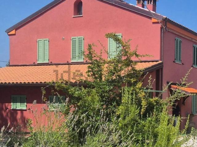 Case e ville in vendita di 320 m²