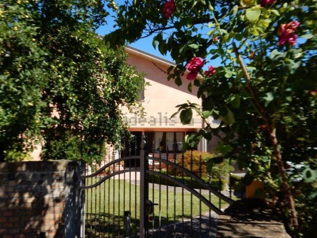 Case e ville in vendita di 320 m²
