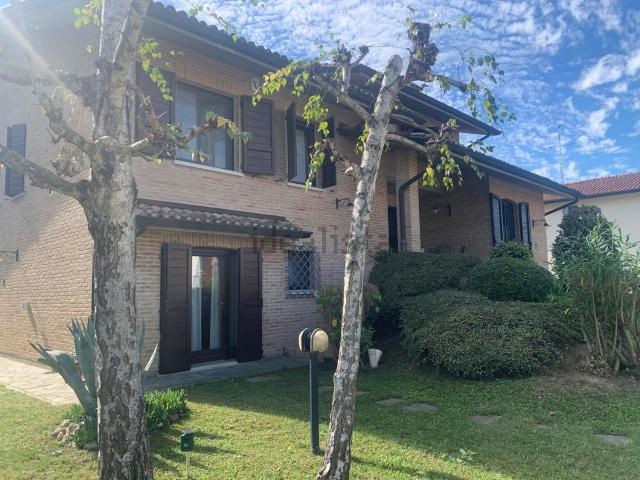 Case e ville in vendita di 320 m²