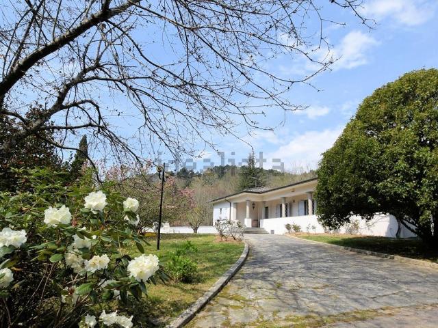 Case e ville in vendita di 320 m²