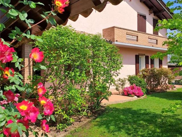 Case e ville in vendita di 320 m²