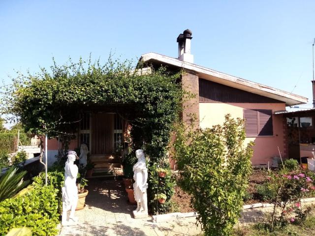 Case e ville in vendita di 320 m² in Via Colle Dell&apos Oro